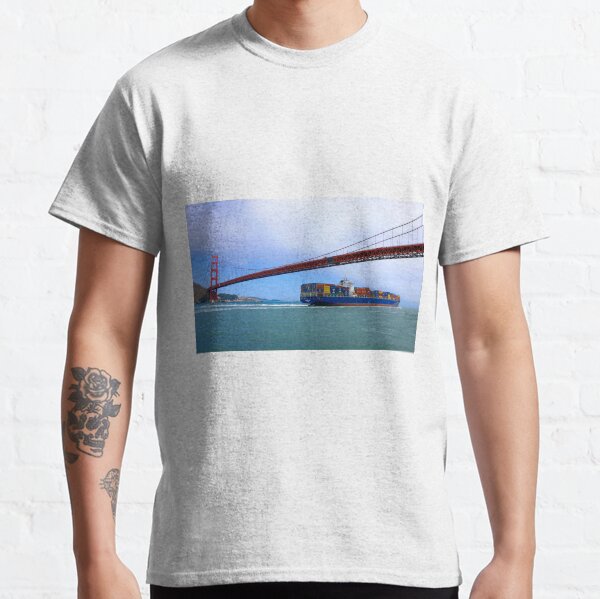 Commerce.- Cargo ship under the Golden Gate Bridge, San Francisco, California Classic T-Shirt