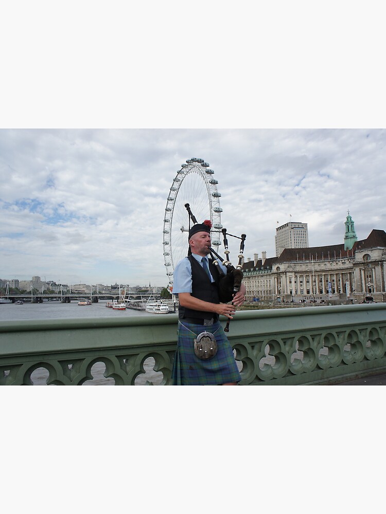 Bagpiper at London Eye by santoshputhran