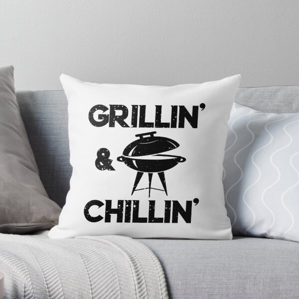 Grillin und Chillin Geschenk für Papa Vatertag Dekokissen