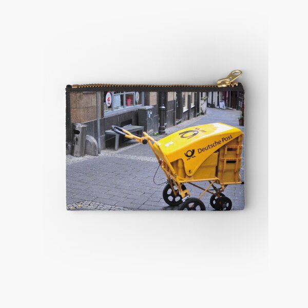 Aperçu de l'œuvre Deutsche Post Trolley créée et vendue par James-Walker.