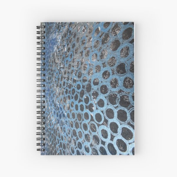 Metallic-Malerei, die ich mit Schwarz erstellt habe Spiralblock