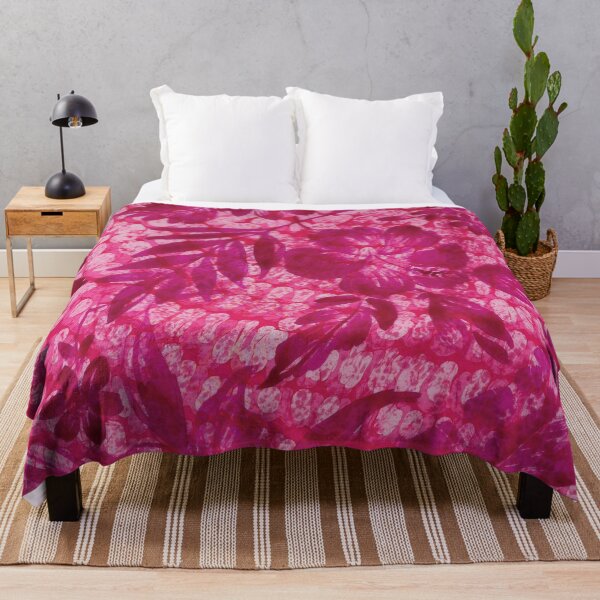 Artikelvorschau, Batik tropische Magenta Blumen auf Tierhaut entworfen und verkauft von Leslie Rogers Todder.