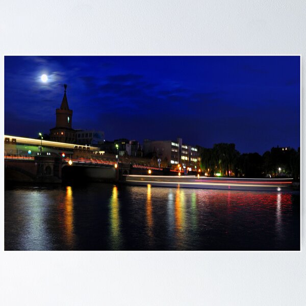 Artikel-Vorschau von Oberbaum Bruecke ( bridge ) Berlin Germany, designt und verkauft von pdsfotoart.