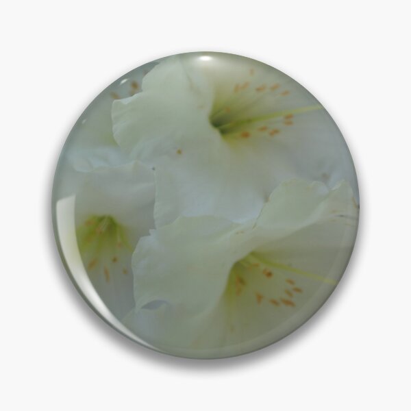 Artikelvorschau, Bouquet of White Blooms entworfen und verkauft von Tamara McDonnell.