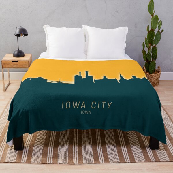 Artikelvorschau, Iowa City Iowa Skyline entworfen und verkauft von ArtPrints.