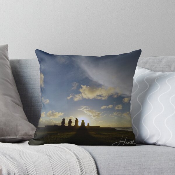 Artikelvorschau, Osterinsel bei Sonnenuntergang entworfen und verkauft von For The Love Of Travel.