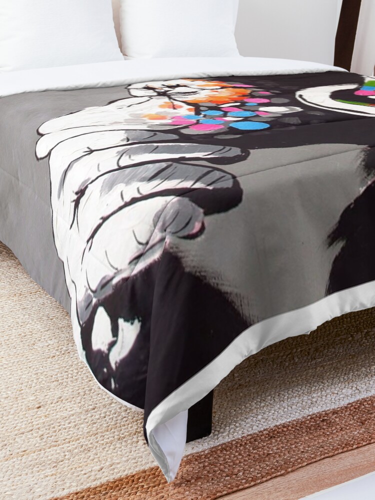 Alternate view of Banksy - Monkey with Headphones Comforter
