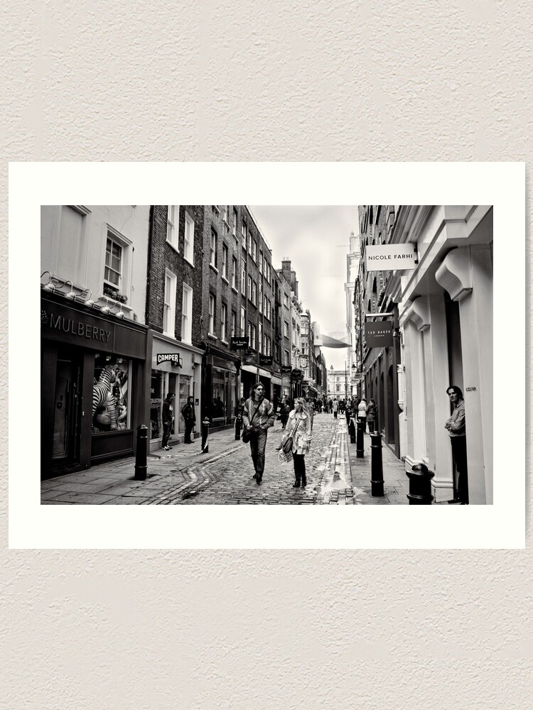 Alternate view of An afternoon shopping in London - Britain Art Print