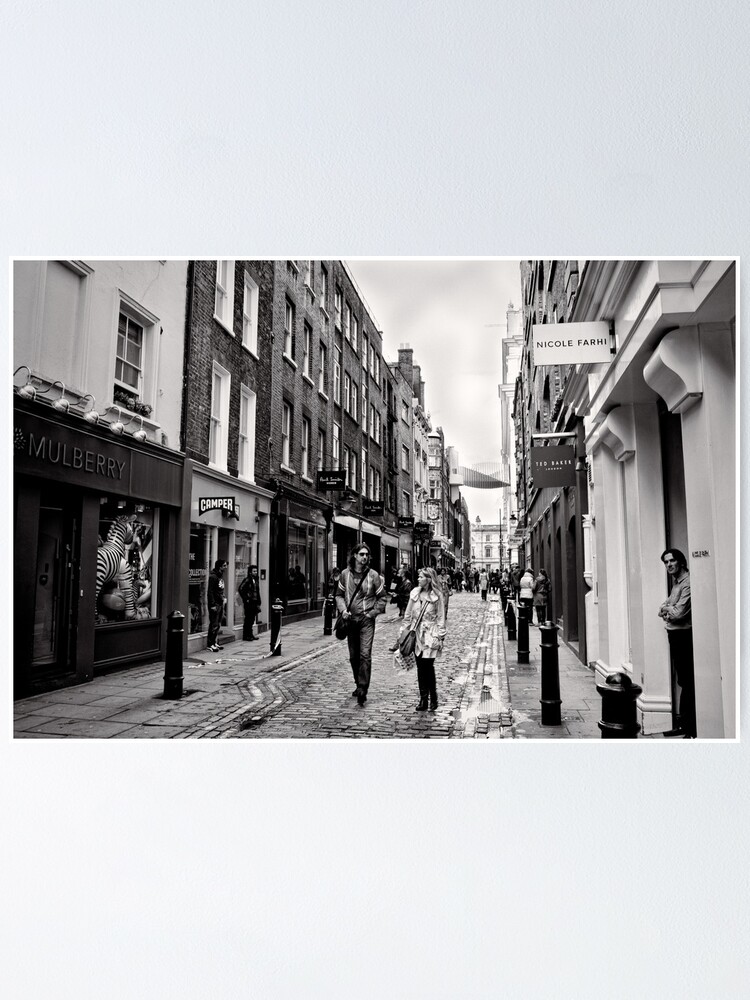 Alternate view of An afternoon shopping in London - Britain Poster