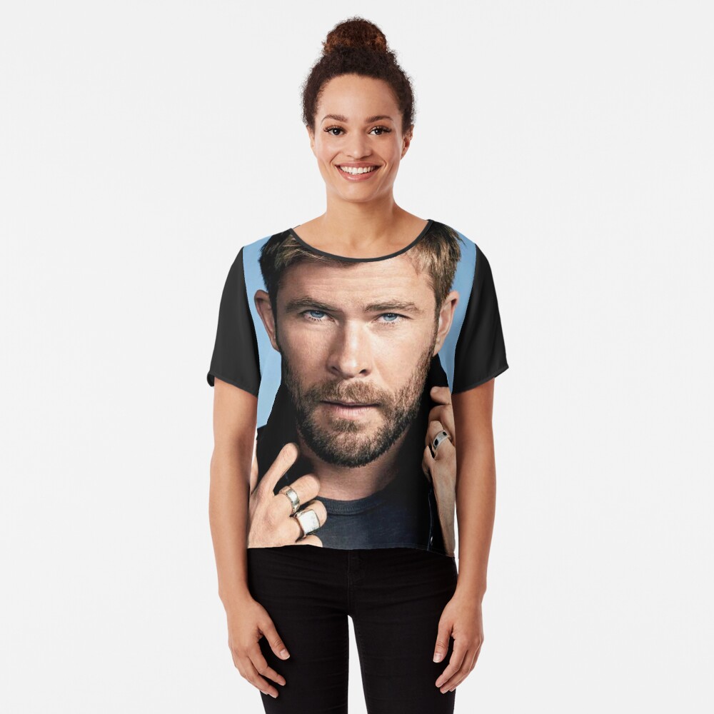 chris hemsworth in shirt