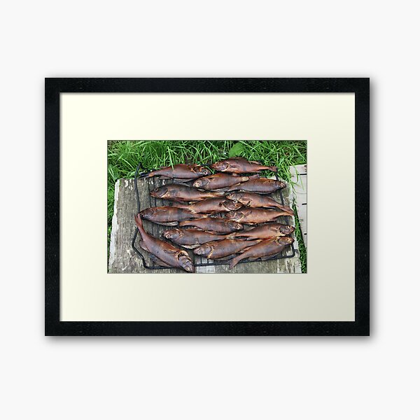 Vista previa del artículo con la obra «Smoked perch on the grill», diseñado y vendido por mrivserg.