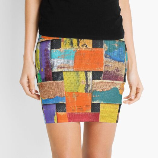 to give new life to those in assemblages. These assemblages have a graphic Mini Skirt