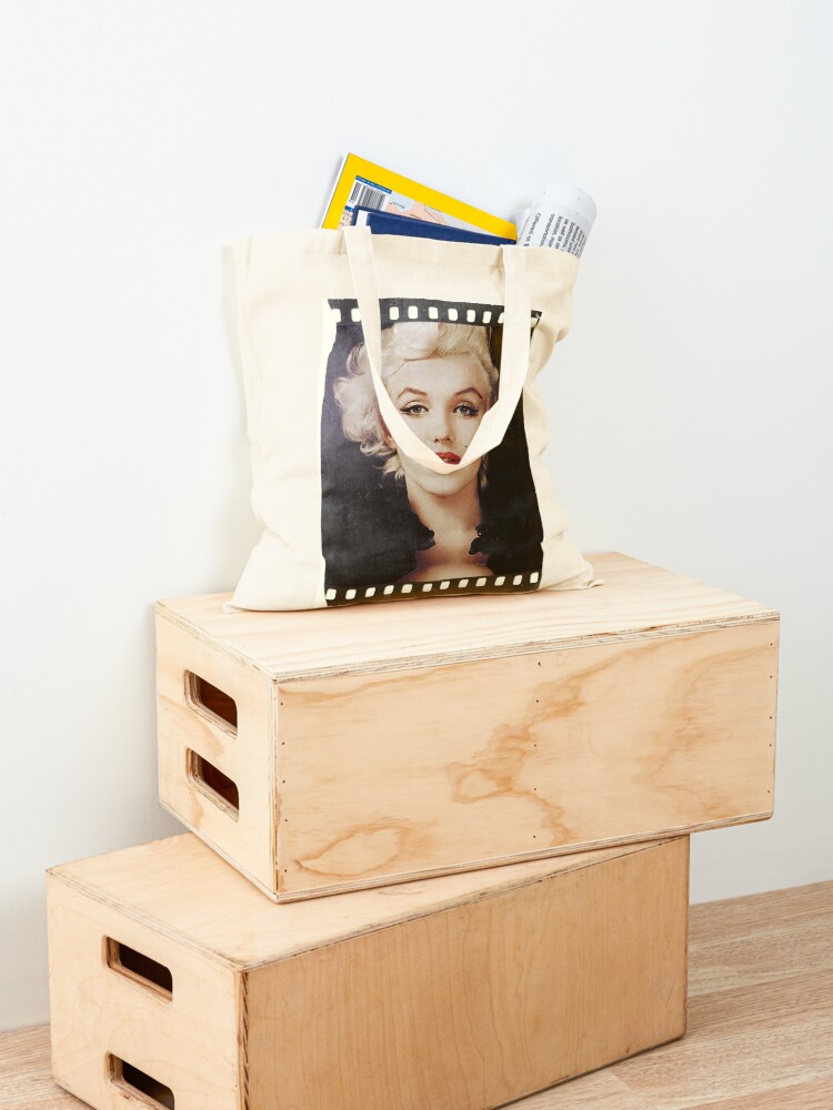 Marilyn Monroe - Film - D19 Tote Bag by DecoWords