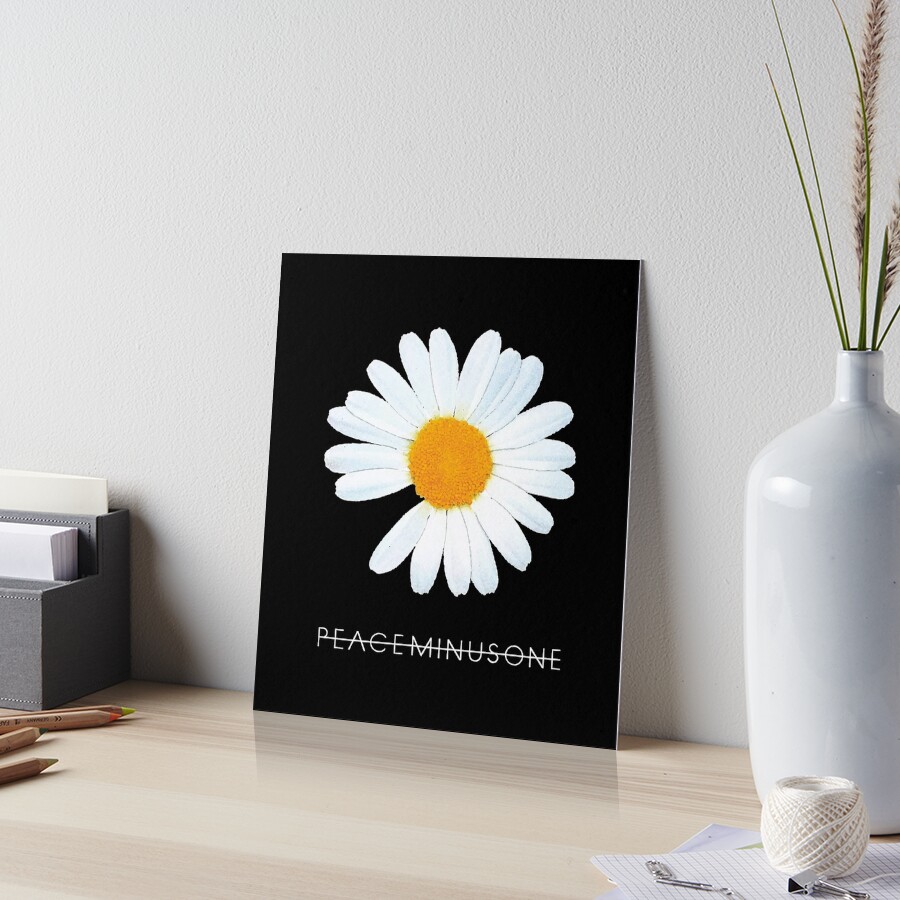 G-Dragon Peaceminusone Daisy Flower (Ania Mardrosyan)