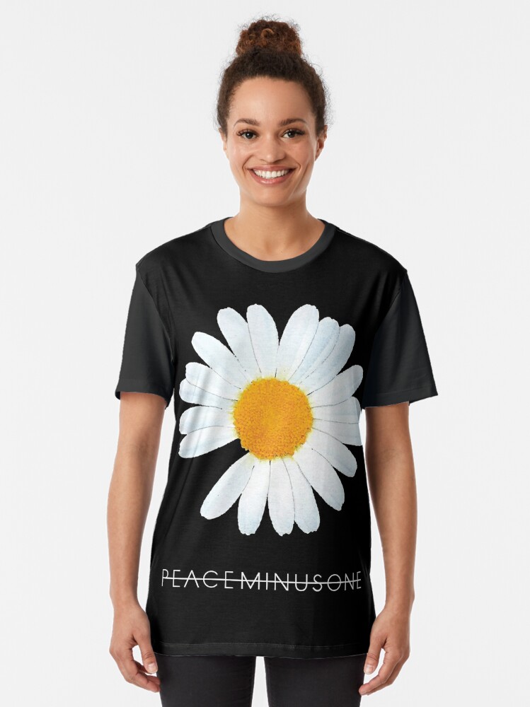 G-Dragon Peaceminusone Daisy Flower (Ania Mardrosyan) | Graphic T-Shirt
