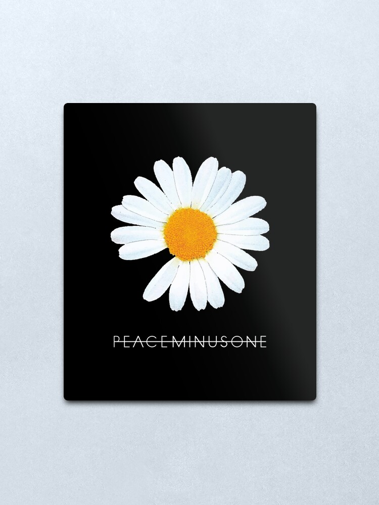 G-Dragon Peaceminusone Daisy Flower - Metal Print sẽ đưa bạn vào một thế giới đầy màu sắc và tinh tế. Với thiết kế độc đáo và chất liệu cao cấp, bức tranh này sẽ là món quà hoàn hảo cho những ai yêu thích nghệ thuật và thời trang.