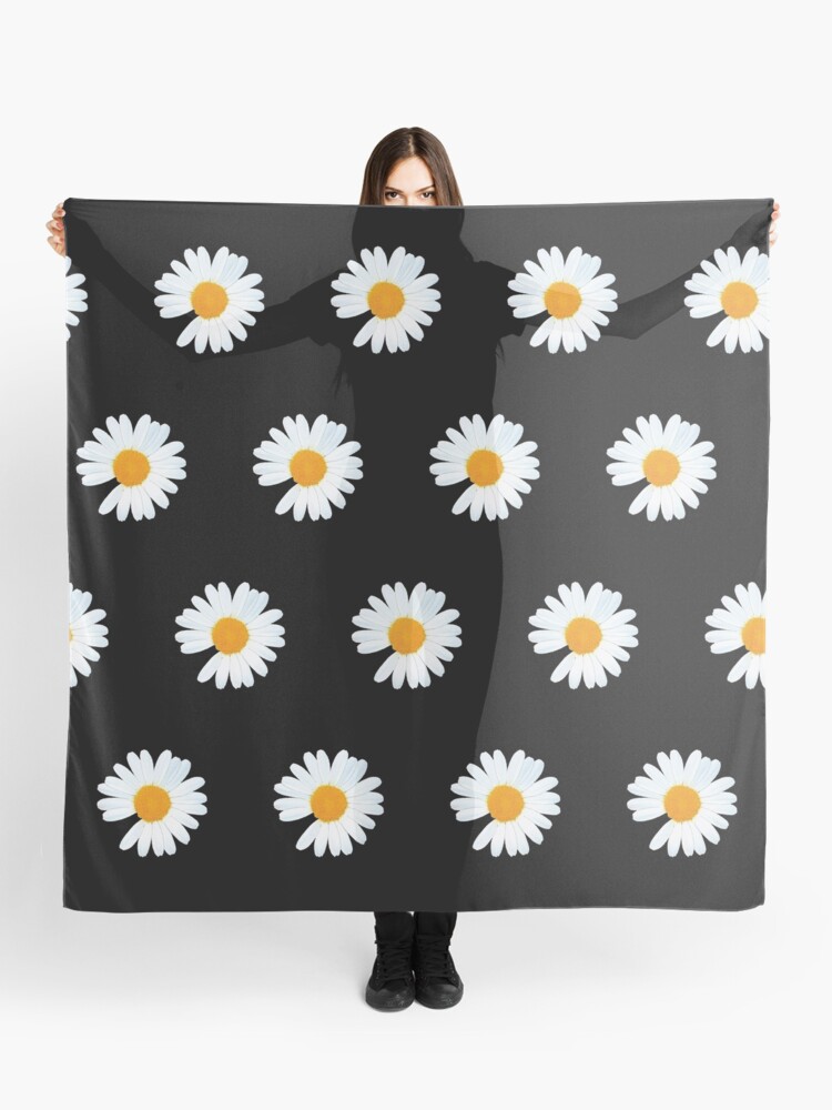 G-Dragon Peaceminusone Daisy Flower Pattern (Ania Mardrosyan