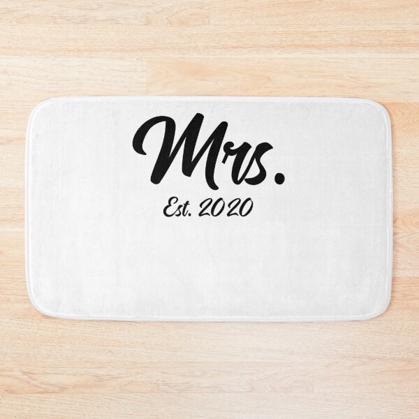 Artikelvorschau, Bold Mrs. Est. 2020 Matching Bride & Groom Gifts entworfen und verkauft von TNDesignStudio.