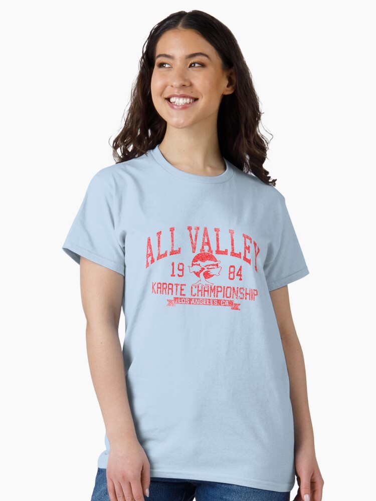 Aperçu 2 sur 7. T-shirt classique avec l'œuvre Championnat de karaté All Valley 1984 créée et vendue par RockApparel.