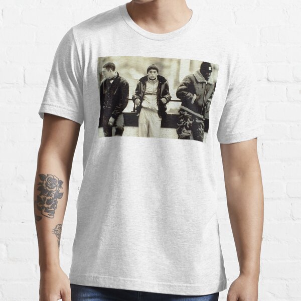 Protagonistes de La Haine debout T-shirt essentiel