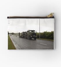 GETTING A LIFT Studio Pouch