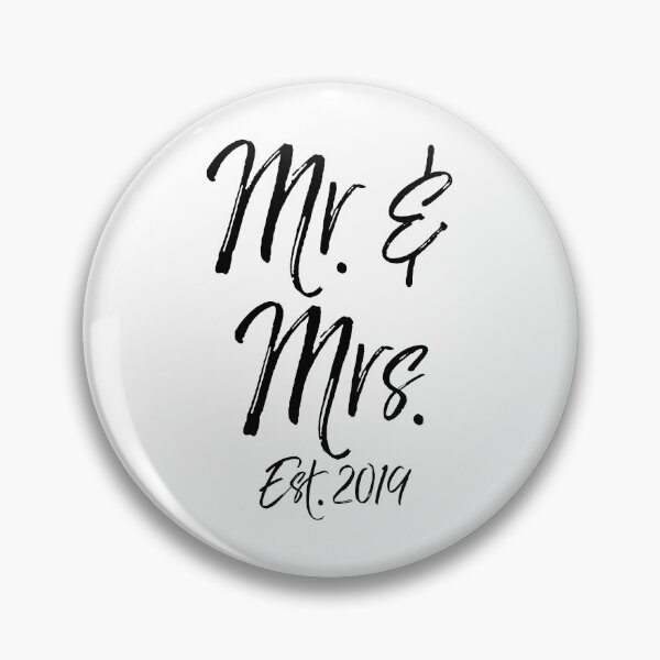 Artikelvorschau, Mr. & Mrs. Est. 2019 Wedding Anniversary Matching Bride & Groom Gifts entworfen und verkauft von TNDesignStudio.