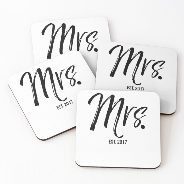 Artikelvorschau, Mrs. Est. 2017 Matching Bride & Groom Gifts entworfen und verkauft von TNDesignStudio.