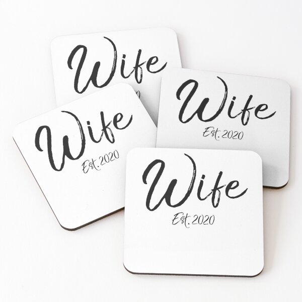 Artikelvorschau, Wife Est. 2020 Matching Bride & Groom Gifts entworfen und verkauft von TNDesignStudio.