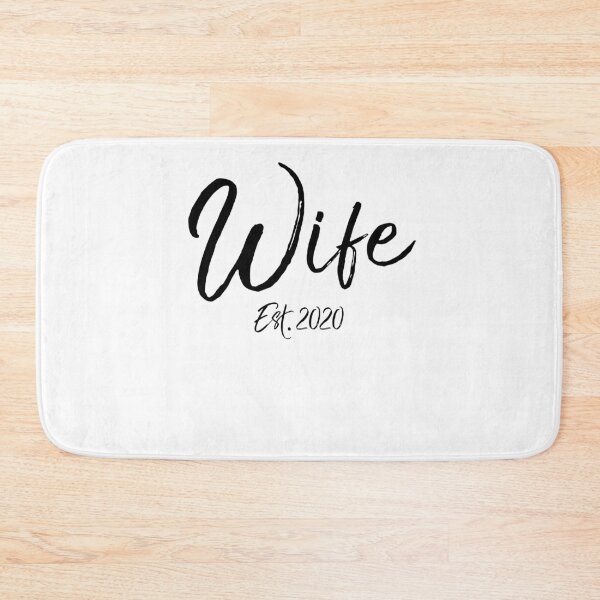 Artikelvorschau, Wife Est. 2020 Matching Bride & Groom Gifts entworfen und verkauft von TNDesignStudio.