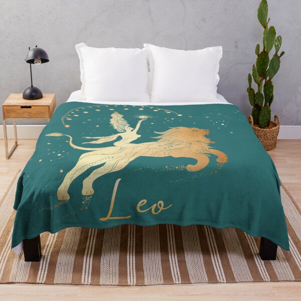 Artikelvorschau, Leo-Frau, die einen Löwen in den Sternen mit dem Mond und der Sonne reitet - Teal entworfen und verkauft von Breece.