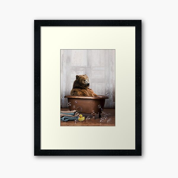 Bär in der Badewanne Gerahmter Kunstdruck