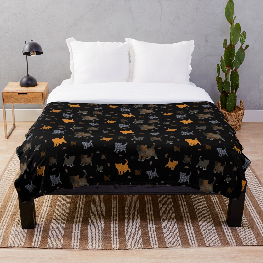 Cats on black Throw Blanket