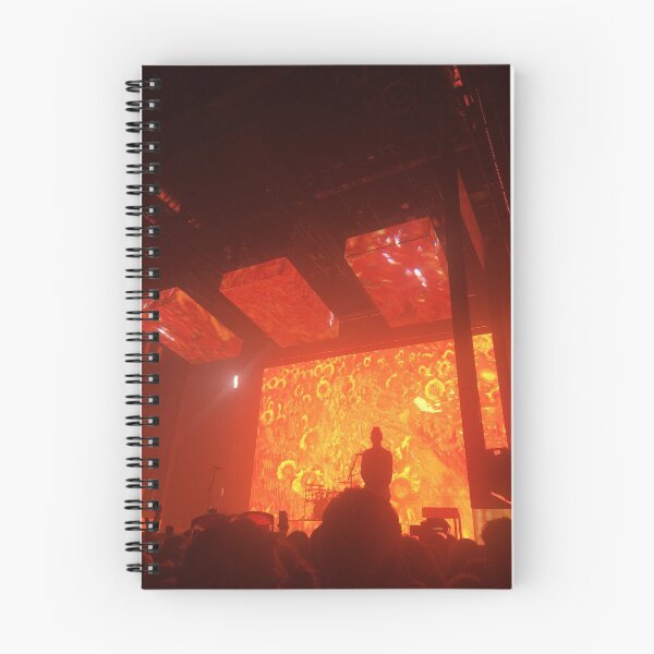Item preview, the 1975 concert designed and sold by livvdavies.