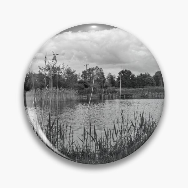 Artikelvorschau, Country lake in rural Norfolk, UK entworfen und verkauft von yackers1.