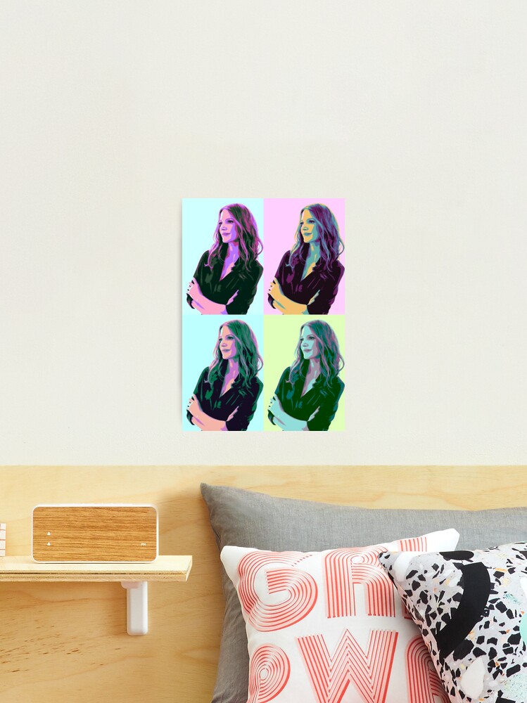 Aperçu 2 sur 3. Impression photo avec l'œuvre Jessica Chastain Pop Art créée et vendue par HarryBull.