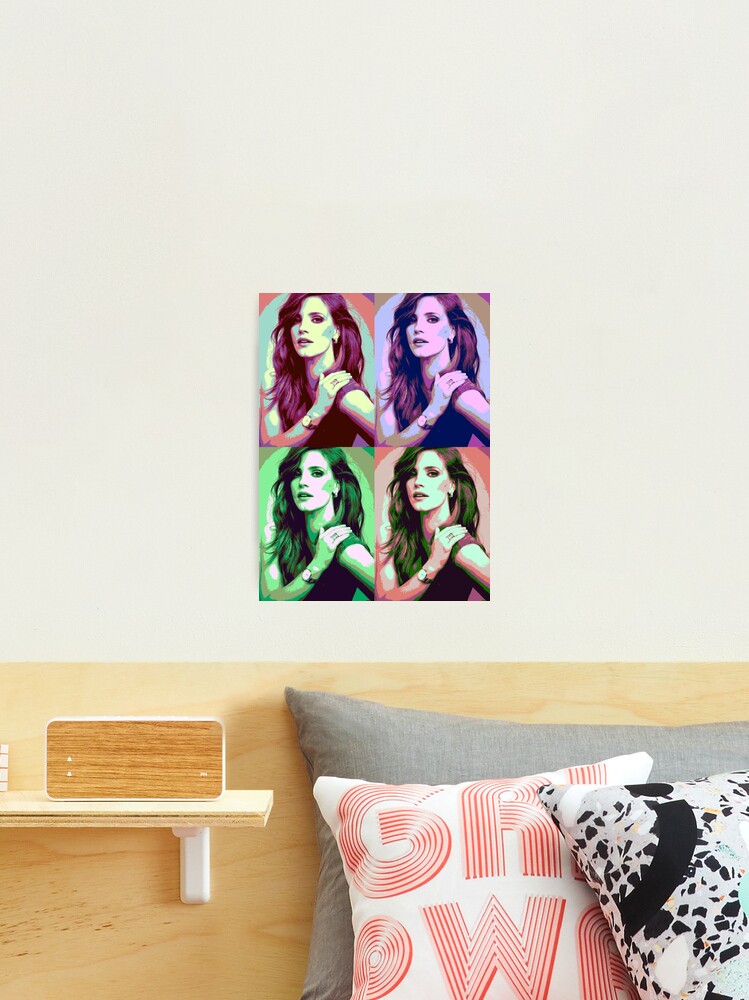 Aperçu 2 sur 3. Impression photo avec l'œuvre Jessica Chastain Pop Art créée et vendue par HarryBull.
