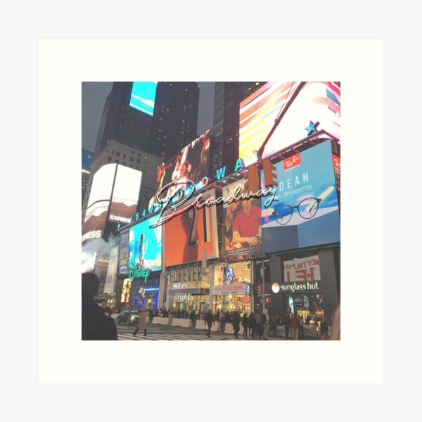 Artikel-Vorschau von Broadway NYC, designt und verkauft von kylienicole199.