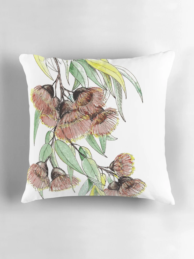 Aperçu 3 sur 4. Coussin avec l'œuvre Gomme à Fleurs Rouges créée et vendue par JRoseDesign.