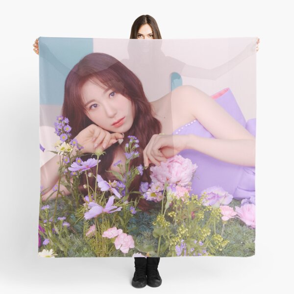 CHAEYEON IZ * ONE - Oneiric Diary Scarf