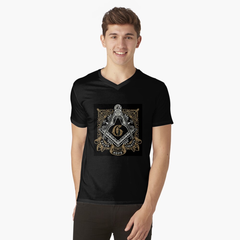 Vista previa del artículo con la obra «Camiseta de cuello en V», diseñado y vendido por FotoLibreStudio.
