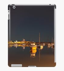 Mirrored Moorings iPad-Hülle & Klebefolie