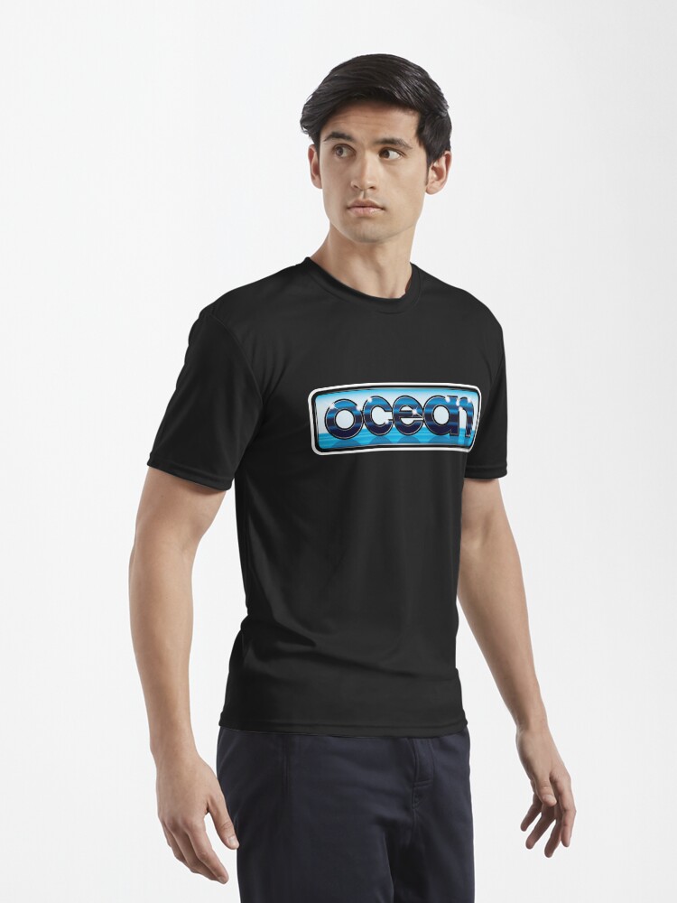 Imagen 3 de 7, Camiseta deportiva con la obra Logotipo de Ocean Software de los años 80 - Recreación de alta calidad 100% (Amiga, C64, Amstrad, Spectrum), diseñada y vendida por ybotnosdirb.