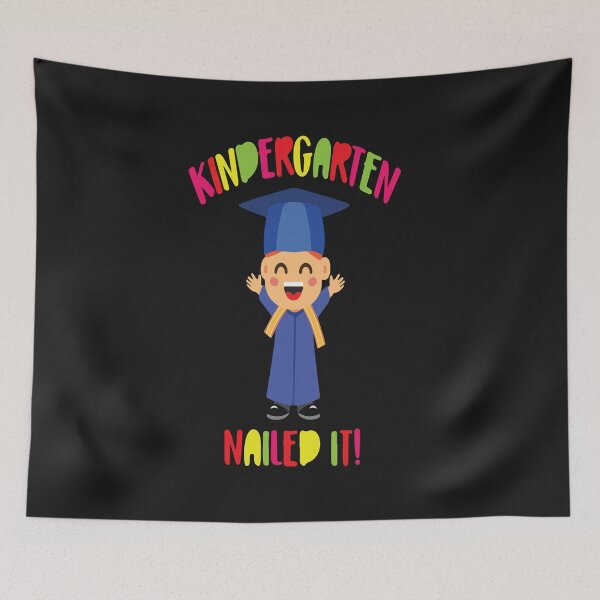 Artikelvorschau, Kindergarten hat es genagelt Maske - Kindergarten hat es genagelt T-Shirt 5. Klasse hat es genagelt 5. Klasse Abschluss entworfen und verkauft von outmaneljalili.