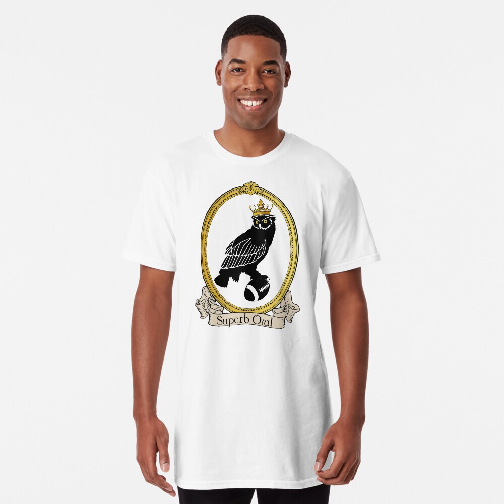 Aperçu de l'œuvre T-shirt long créée et vendue par Twisted-Giraffe.