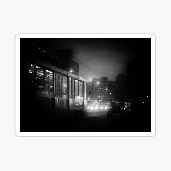 Aperçu de l'œuvre Trolleybus Pinhole Camera Résumé Imprimer créée et vendue par NeonAbstracts.