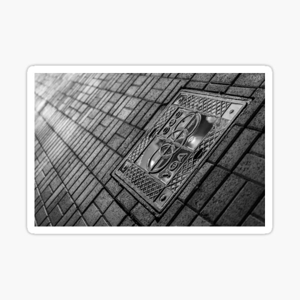 Artikel-Vorschau von Ufa Drain Cover in der Nacht, designt und verkauft von NeonAbstracts.