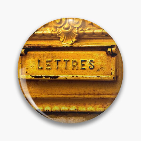 Aperçu de l'œuvre Boîte aux lettres française dans le mur - Comme une lettre à la poste créée et vendue par Buckwhite.