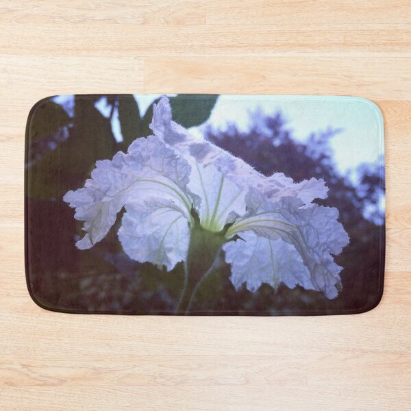 Artikelvorschau, White Flower entworfen und verkauft von Linnys-Designs.