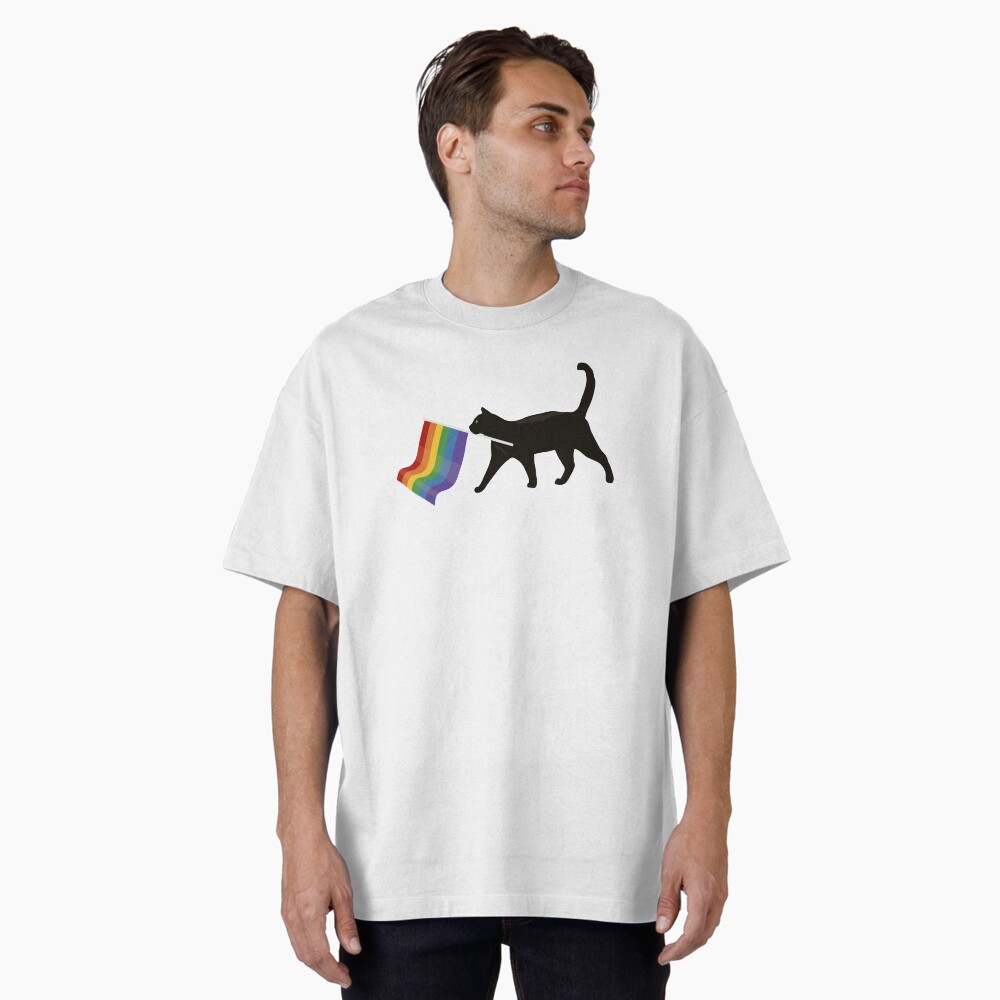 Aperçu de l'œuvre T-shirt oversize créée et vendue par WhaleDoodles.