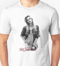 Sky Ferreira (Simple) Unisex T-Shirt